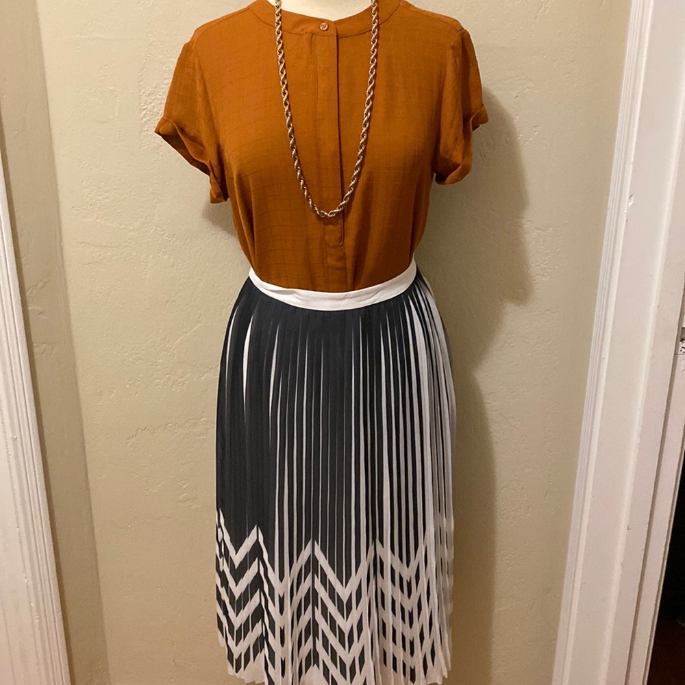 Beautiful banana republic skirt